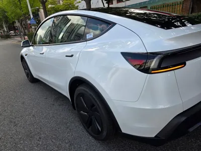 Tesla Model Y 2025, 6500 км, за 24267.16 USD
