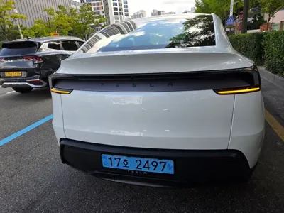 Tesla Model Y 2025, 6500 км, за 24267.16 USD