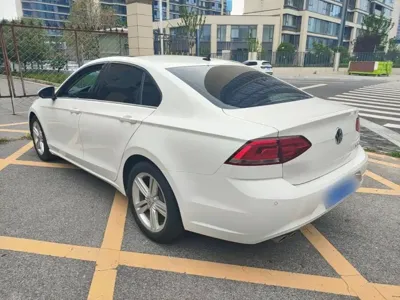 Volkswagen Lamando 2018, 75100 км, за 6905.77 USD