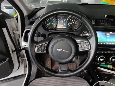 Jaguar E-Pace 2019, 130200 км, за 9608.41 USD