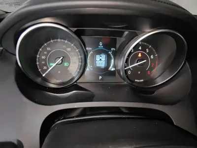 Jaguar E-Pace 2019, 130200 км, за 9608.41 USD