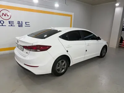 Hyundai Avante 2016, 96494 км, за 6012.55 USD - фото 7
