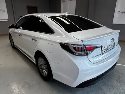 Hyundai Sonata 2015, 112407 км, за 5579.62 USD