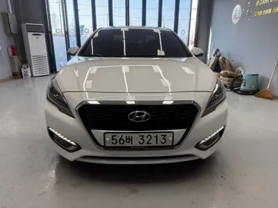 Hyundai Sonata 2015, 112407 км, за 5579.62 USD