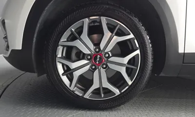 Kia Seltos 2023, 64552 км, за 13023.37 USD