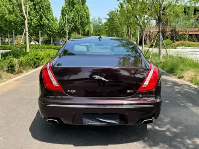 Jaguar XJ 2014, 110000 км, за 10166.63 USD