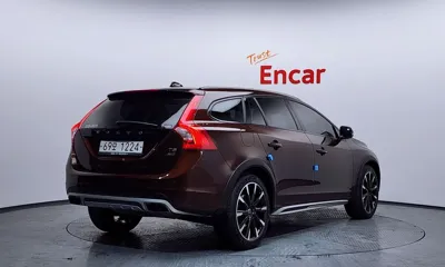 Volvo V60 2016, 138655 км, за 8344.36 USD