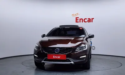 Volvo V60 2016, 138655 км, за 8344.36 USD