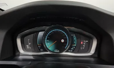 Volvo V60 2016, 138655 км, за 8344.36 USD - фото 8