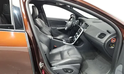 Volvo V60 2016, 138655 км, за 8344.36 USD - фото 11