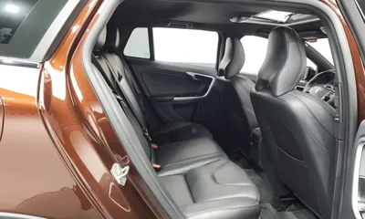 Volvo V60 2016, 138655 км, за 8344.36 USD - фото 12
