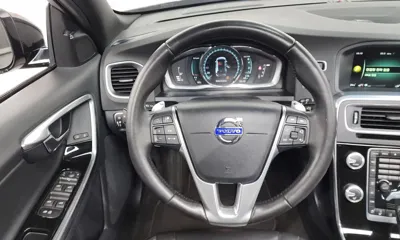 Volvo V60 2016, 138655 км, за 8344.36 USD - фото 13