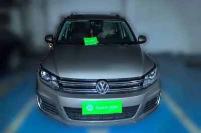 Volkswagen Tiguan 2015, 77900 км, за 6103 USD