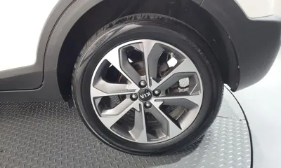 Kia Stonic 2019, 69784 км, за 7877.12 USD - фото 21