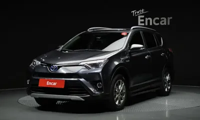 Toyota RAV4 · 2018 год