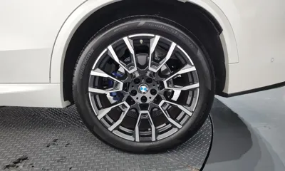 BMW X5 2025, 9606 км, за 85269.79 USD - фото 21