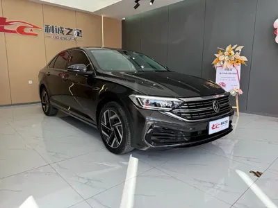 Volkswagen Sagitar 2024, 15000 км, за 13213.4 USD