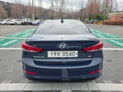 Hyundai Avante 2016, 57023 км, за 7687.3 USD - фото 8