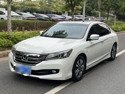 Honda Accord · 2015 год