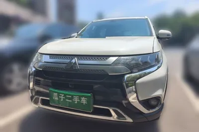 Mitsubishi Outlander 2020, 47100 км, за 12877 USD