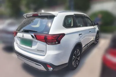 Mitsubishi Outlander 2020, 47100 км, за 12877 USD