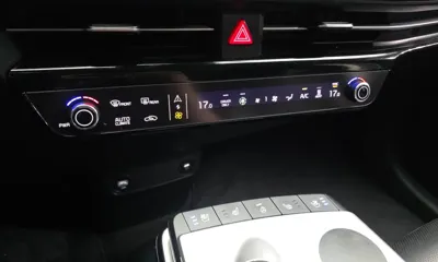 Kia EV6 2022, 68007 км, за 18766.6 USD - фото 31