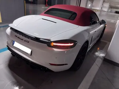 Porsche 718 2024, 13000 км, за 87849.55 USD