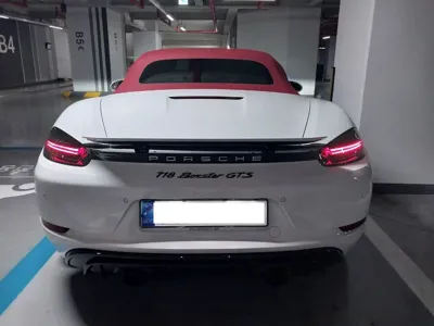 Porsche 718 2024, 13000 км, за 87849.55 USD
