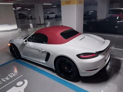 Porsche 718 2024, 13000 км, за 87849.55 USD