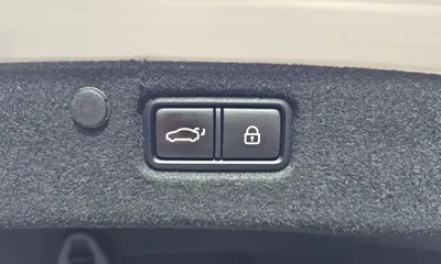 Hyundai Grandeur 2017, 92427 км, за 10083.28 USD - фото 37