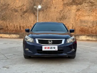 Honda Accord 2009, 190000 км, за 2354.28 USD