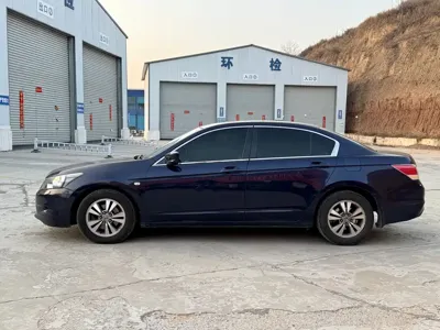 Honda Accord 2009, 190000 км, за 2354.28 USD