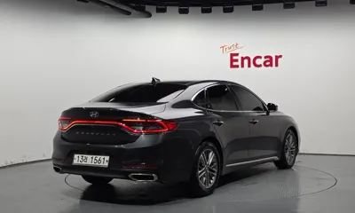 Hyundai Grandeur 2018, 115660 км, за 7882.29 USD