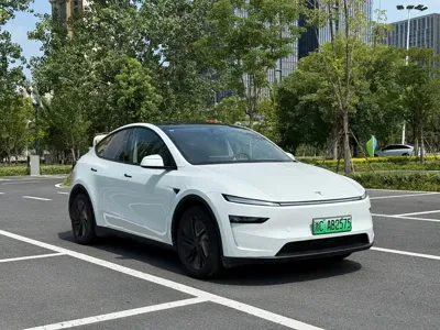 Tesla Model Y 2025, 19000 км, за 28825.22 USD