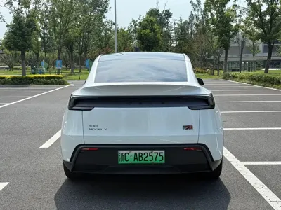Tesla Model Y 2025, 19000 км, за 28825.22 USD