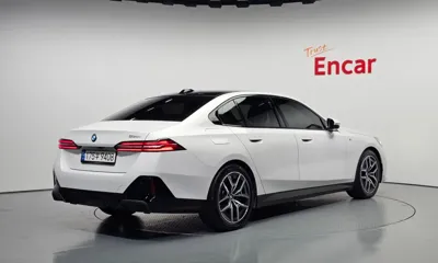 BMW 5-Series 2024, 17498 км, за 38741.69 USD
