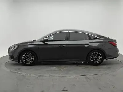 MG MG5 2024, 5900 км, за 6018.13 USD