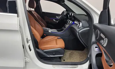 Mercedes-Benz GLC-Class 2021, 43988 км, за 27624.32 USD - фото 11