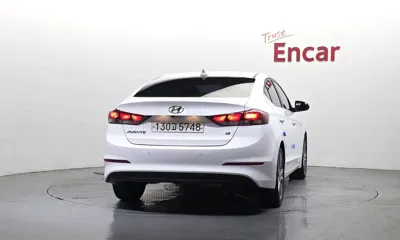 Hyundai Avante 2018, 60509 км, за 7870.55 USD