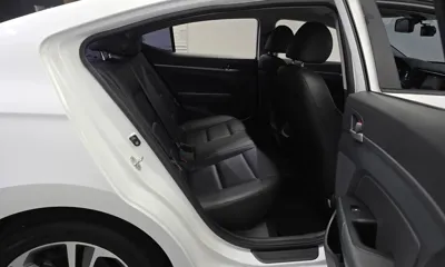 Hyundai Avante 2018, 60509 км, за 7811.08 USD - фото 11