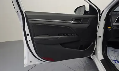 Hyundai Avante 2018, 60509 км, за 7811.08 USD - фото 24