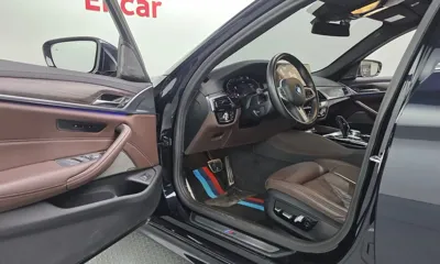 BMW 5-Series 2021, 52678 км, за 25807.7 USD - фото 13