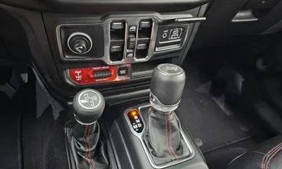 Jeep Wrangler 2019, 31743 км, за 25045.56 USD - фото 9