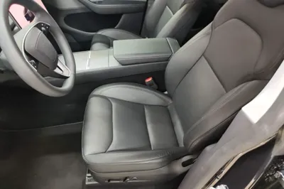 Tesla Model Y 2025, 14000 км, за 32859 USD - фото 23