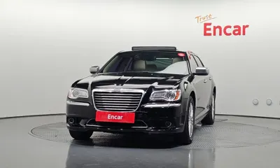 Chrysler 300C 2014, 140226 км, за 3713.36 USD