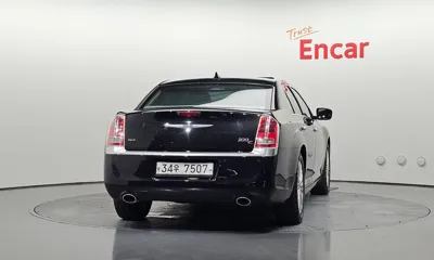 Chrysler 300C 2014, 140226 км, за 3713.36 USD