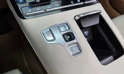 Hyundai Grandeur 2021, 63695 км, за 16279.38 USD - фото 9