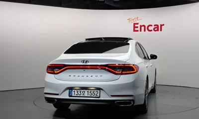 Hyundai Grandeur 2018, 99129 км, за 10141.06 USD