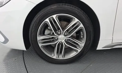 Hyundai Grandeur 2018, 99129 км, за 10141.06 USD