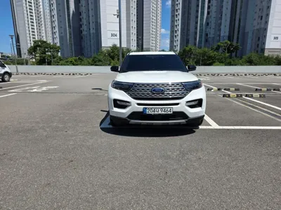 Ford Explorer · 2022 год
